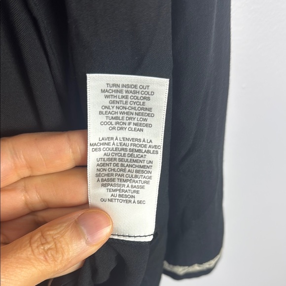 Chelsea & Theodore Black Boho Embroidered Peasant with Bell Sleeve Size Large - Picture 11 of 12